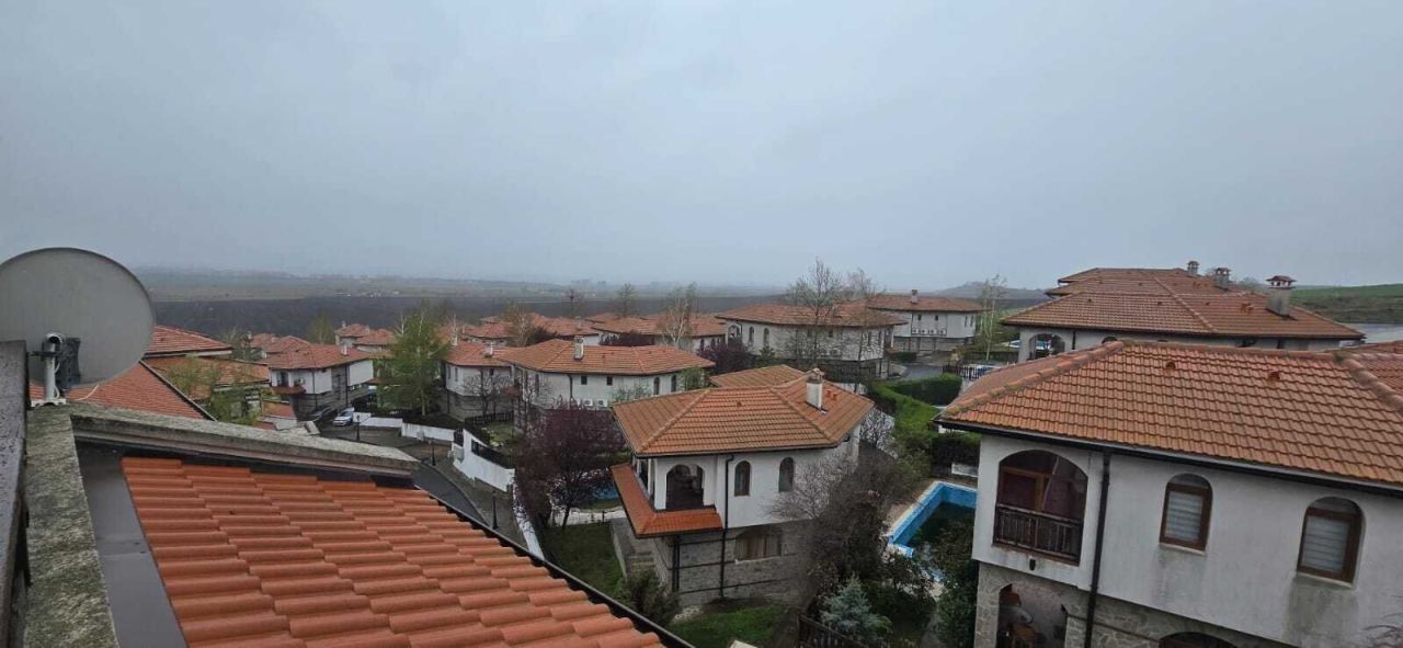 Appartement à Aheloy, Bulgarie, 71 m² - image 1