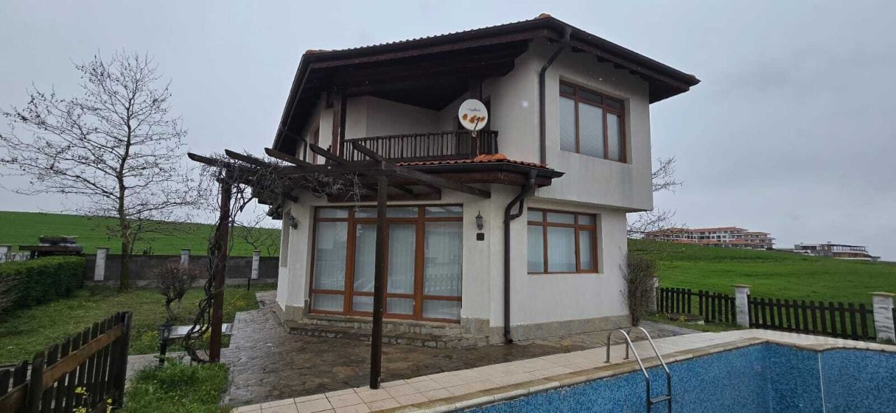 Casa en Aheloy, Bulgaria, 146 m² - imagen 1