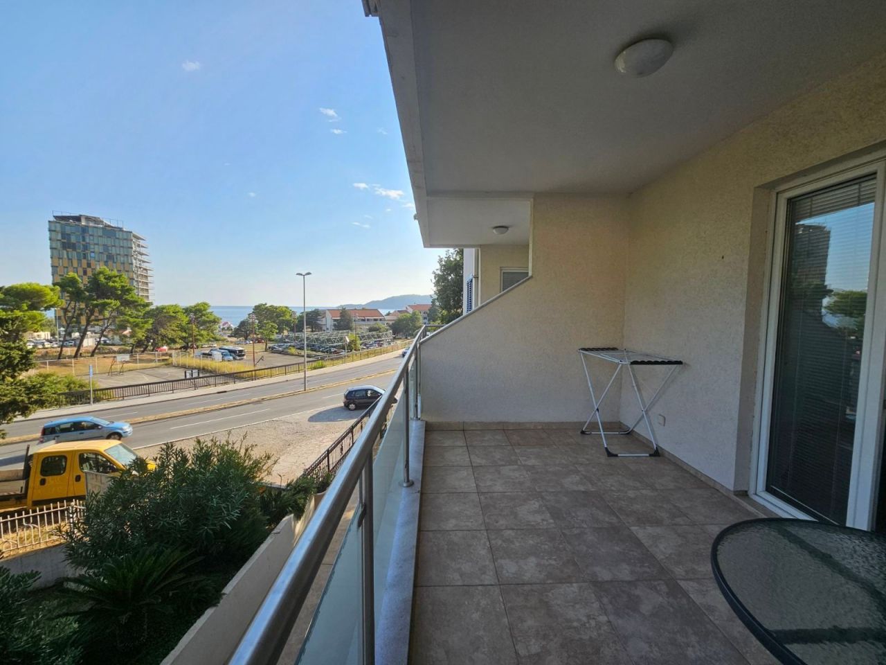 Apartment in Becici, Montenegro, 90 m² - picture 1