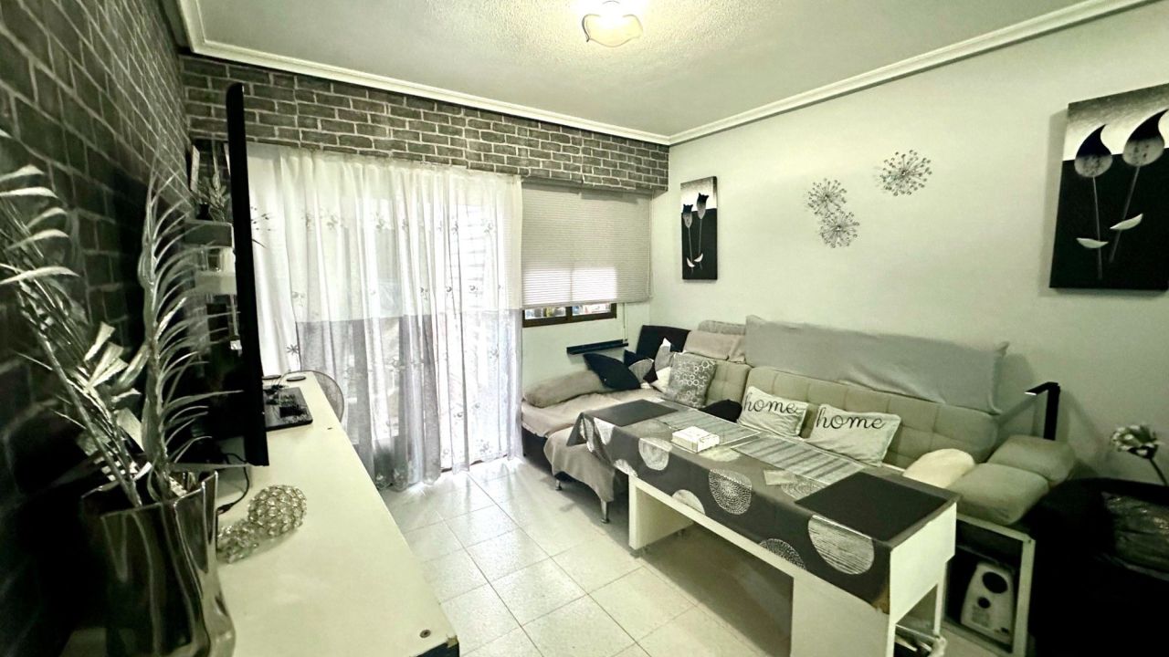 Apartment in Guardamar del Segura, Spain, 64 m² - picture 1
