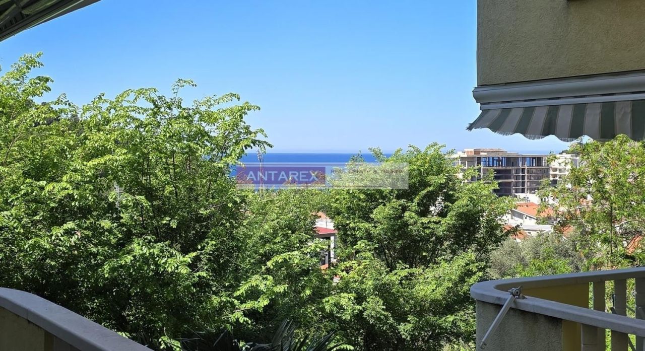 Apartamento en Petrovac, Montenegro, 49 m² - imagen 1