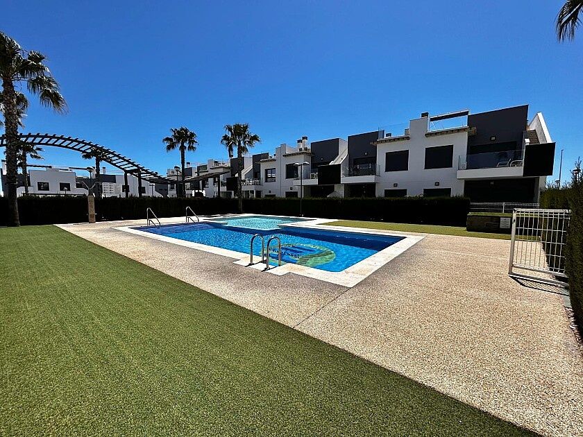 Bungalow in Pilar de la Horadada, Spanien, 65 m² - Foto 1