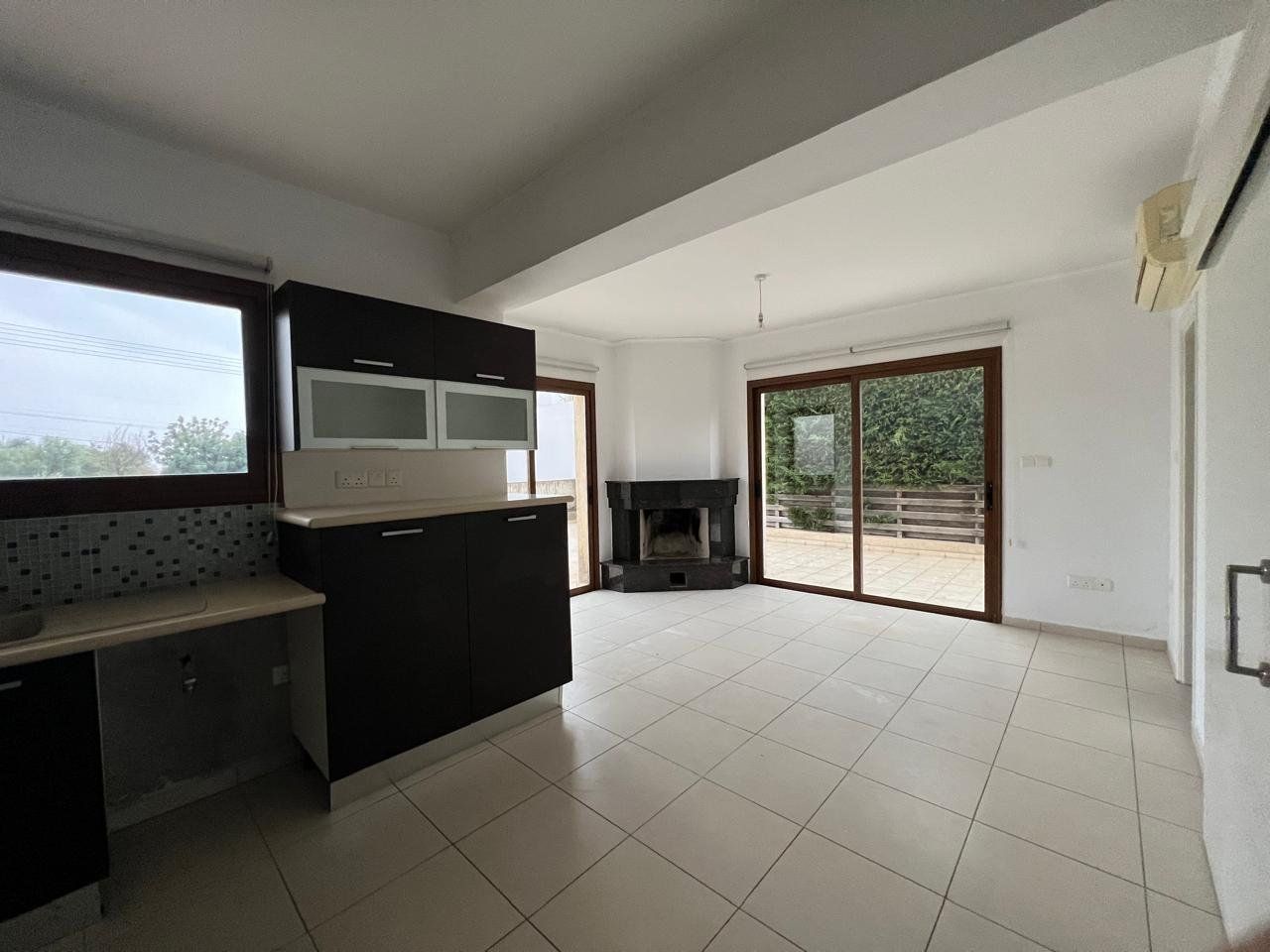 House in Paphos, Cyprus - picture 11