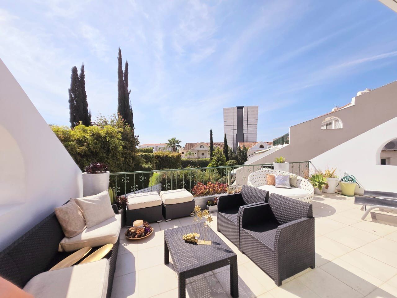 Apartment in Agios Tychon, Cyprus - picture 11