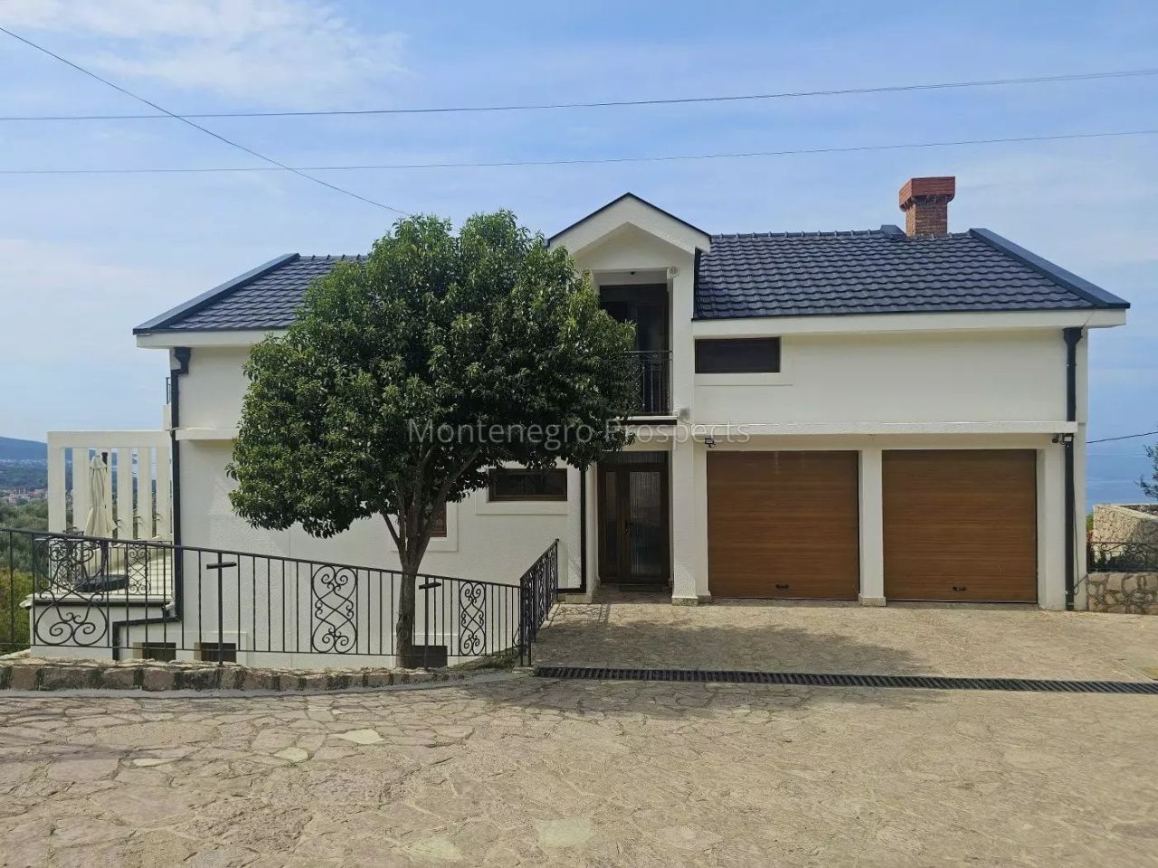 Haus in Dobra Voda, Montenegro, 406 m² - Foto 1