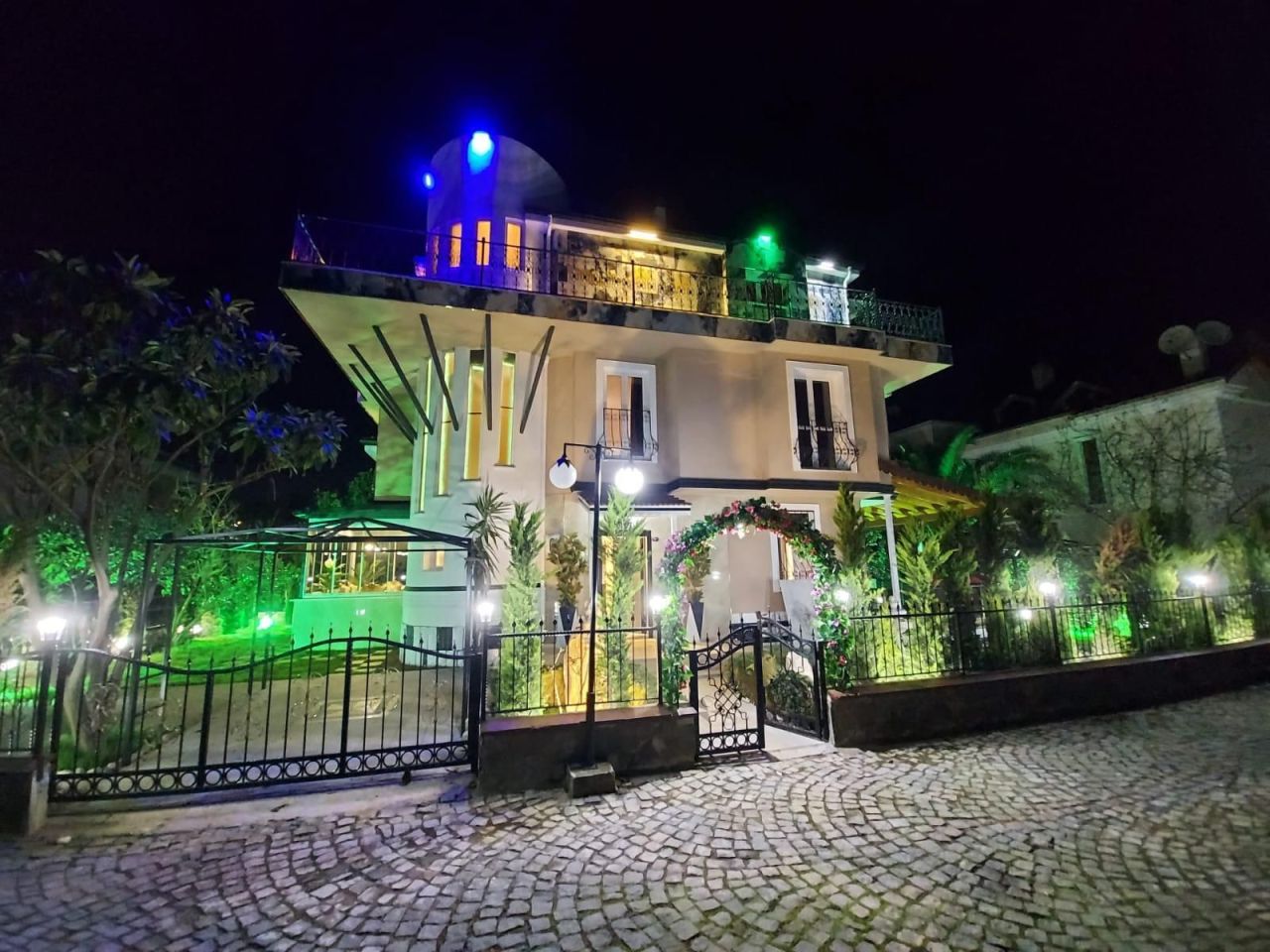 Villa en Trabzon, Turquia, 450 m² - imagen 1