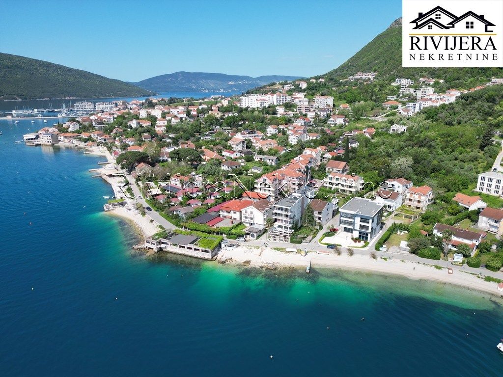 Appartamento a Herceg-Novi, Montenegro, 96 m² - foto 1
