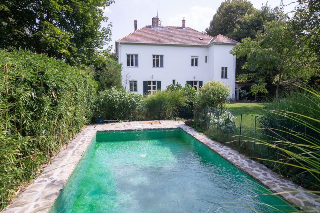 Villa in Budapest, Hungary, 410 m² - picture 1