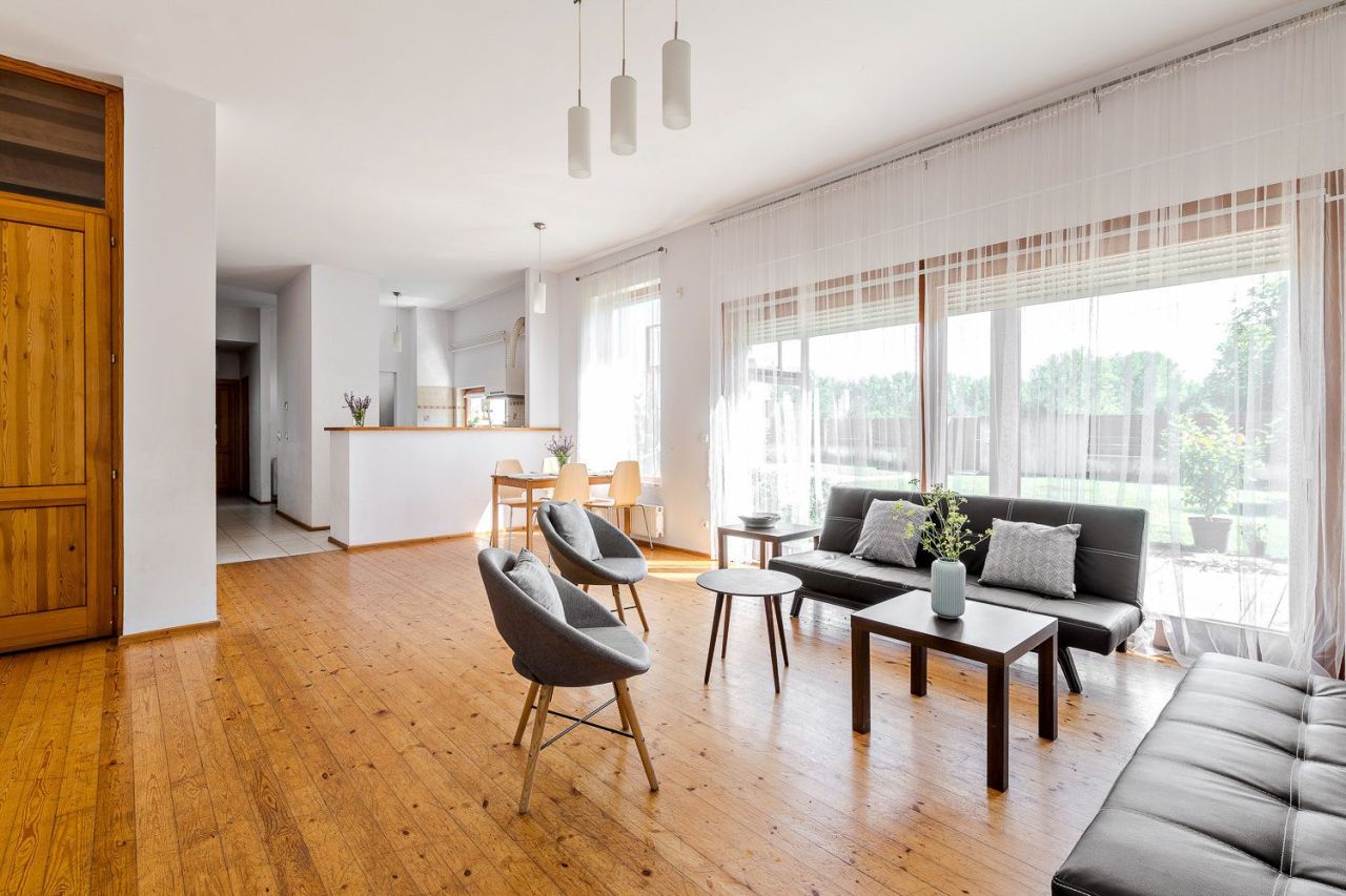 House in Budapest, Hungary, 310 m² - picture 1