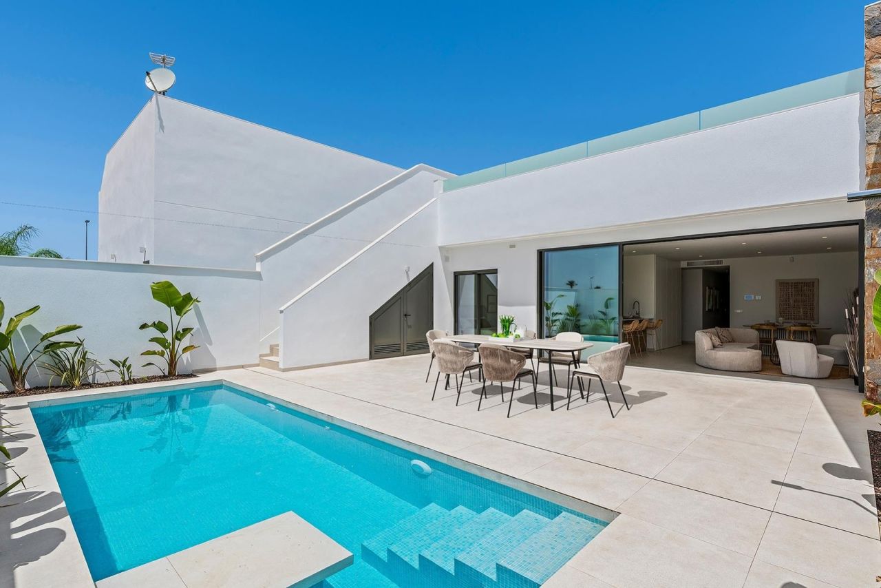Villa à Los Alcázares, Espagne, 109 m² - image 1