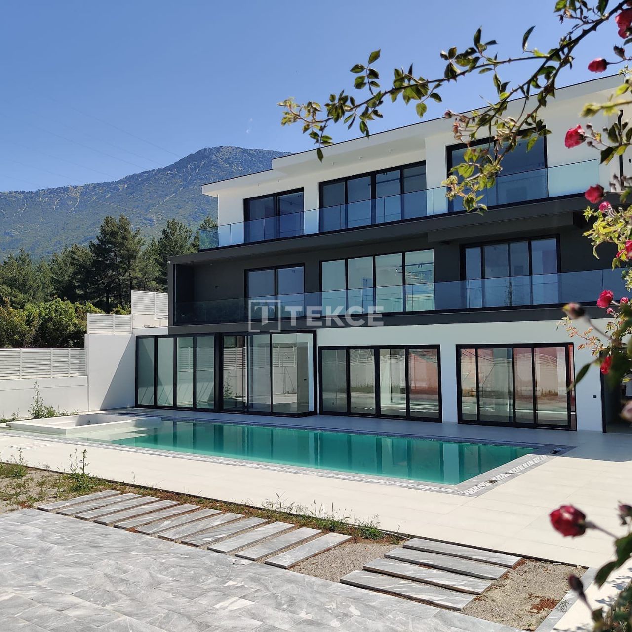 Villa in Fethiye, Türkei, 330 m² - Foto 1
