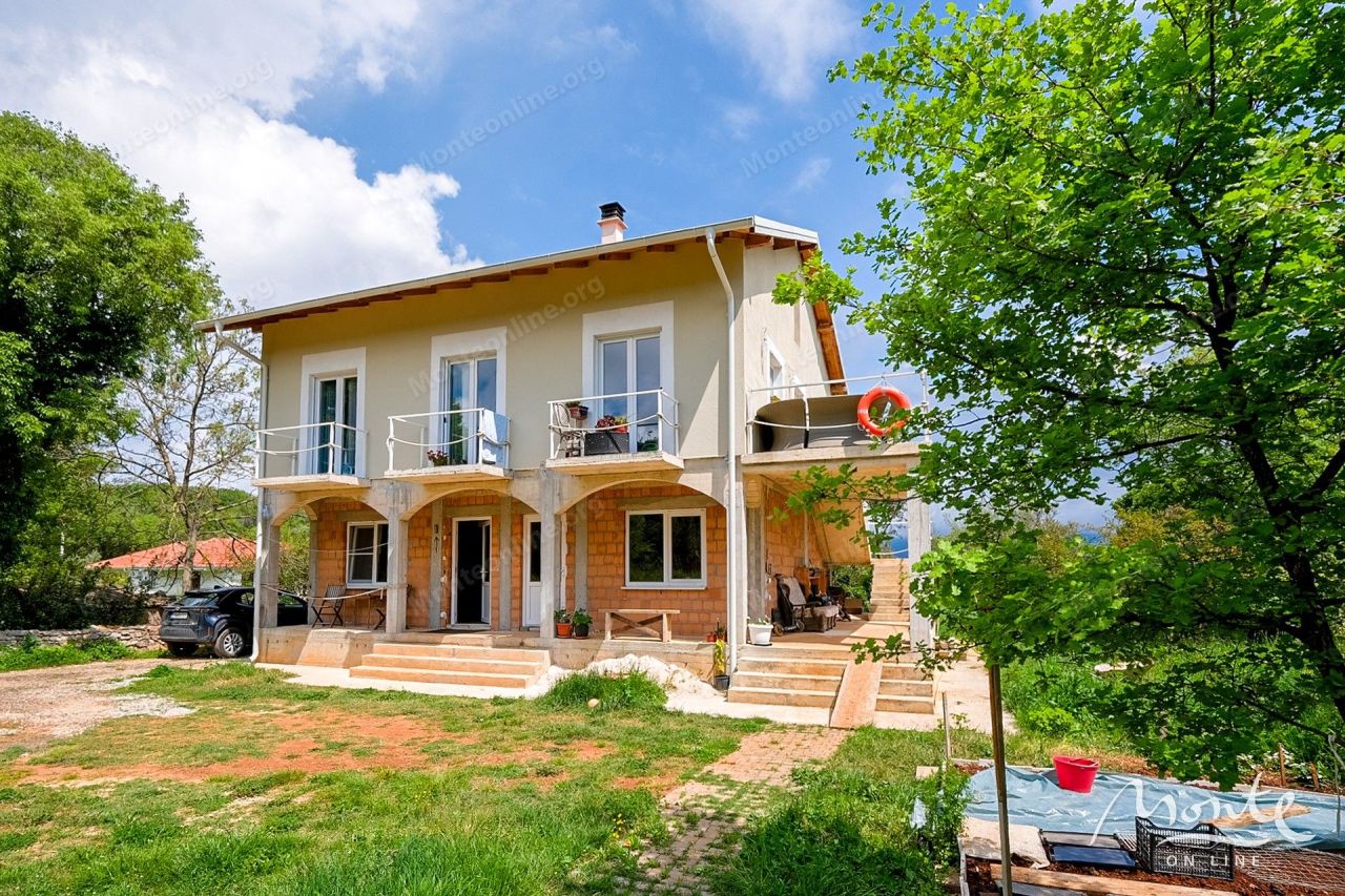 House in Tivat, Montenegro, 230 m² - picture 1