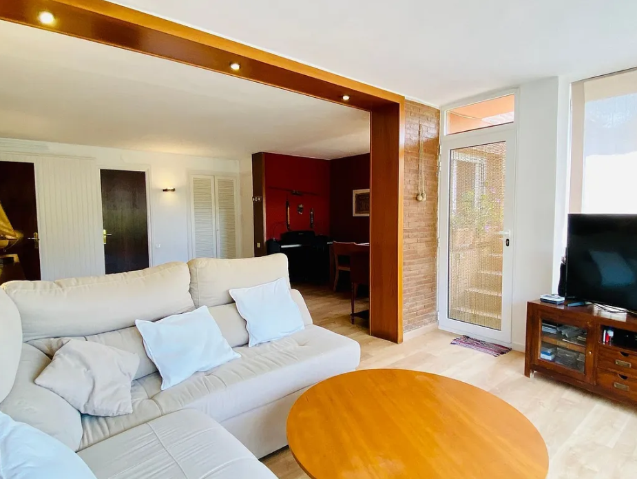 Apartment in Gava Mar, Spain, 130 m² - picture 9