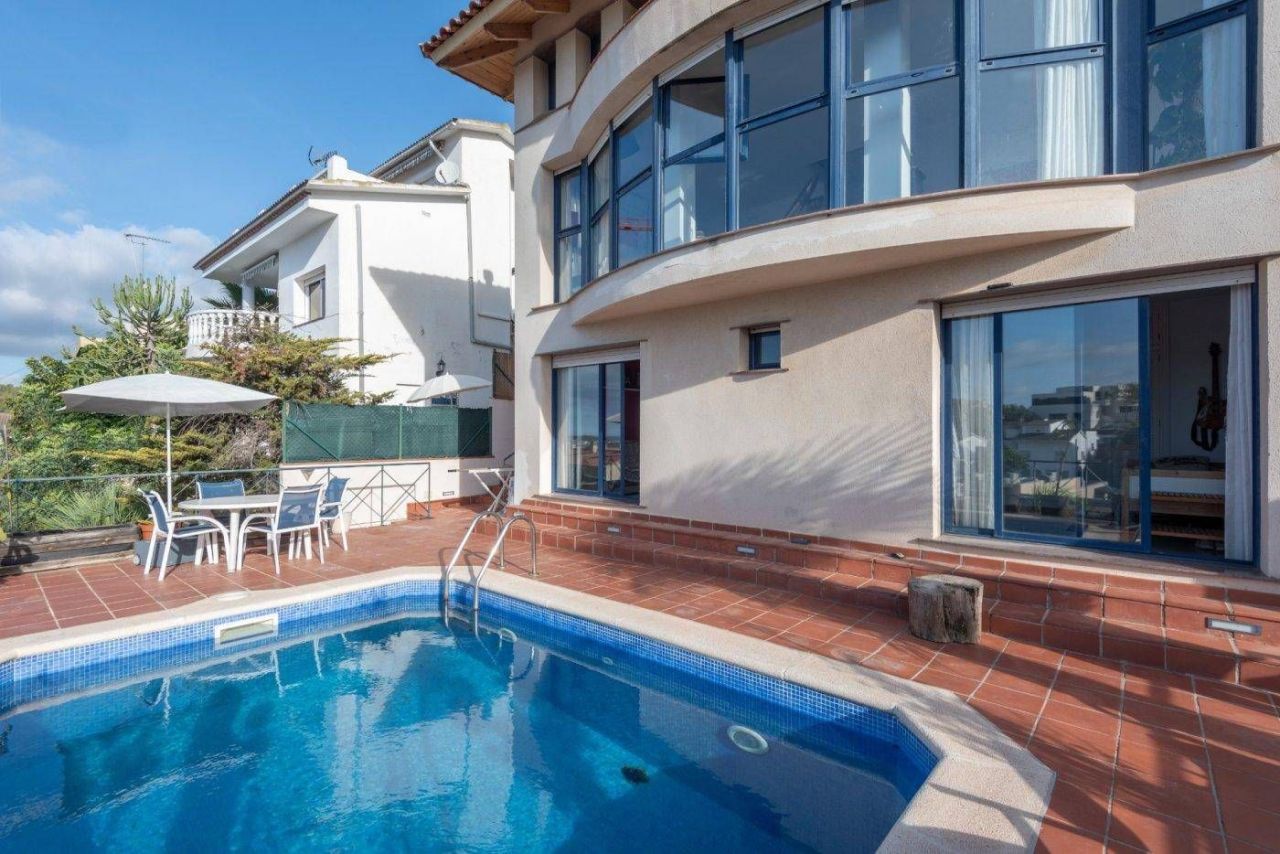 Maison à Sitges, Espagne, 308 m² - image 1