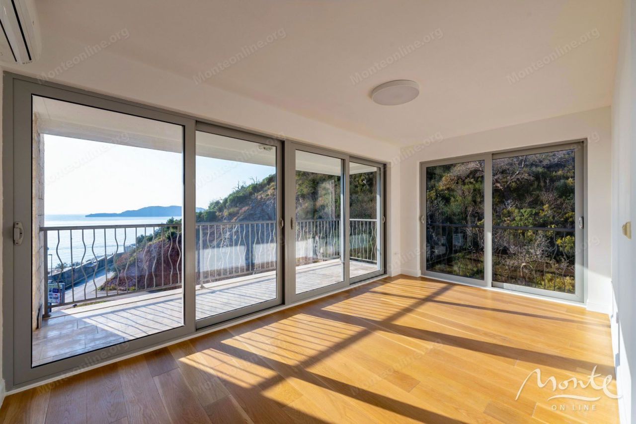 Wohnung in Budva, Montenegro, 160 m² - Foto 1