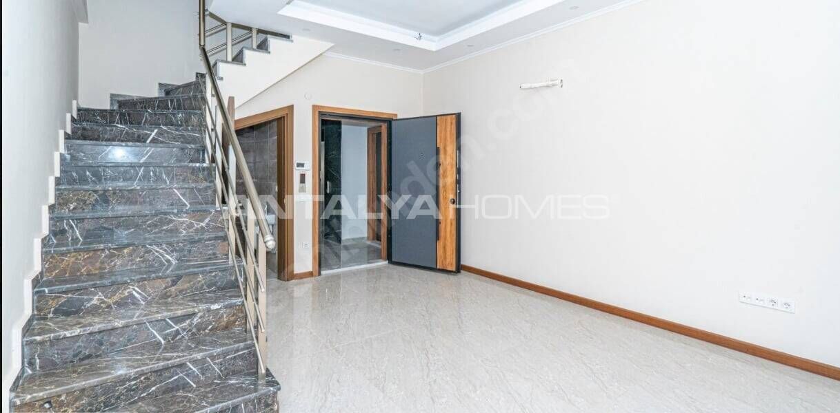 Bureau à Alanya, Turquie, 150 m² - image 2