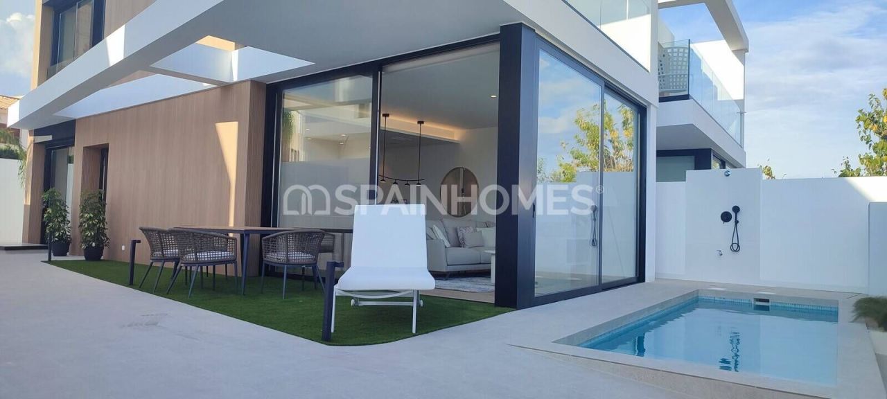 Villa à Pilar de la Horadada, Espagne, 197 m² - image 1
