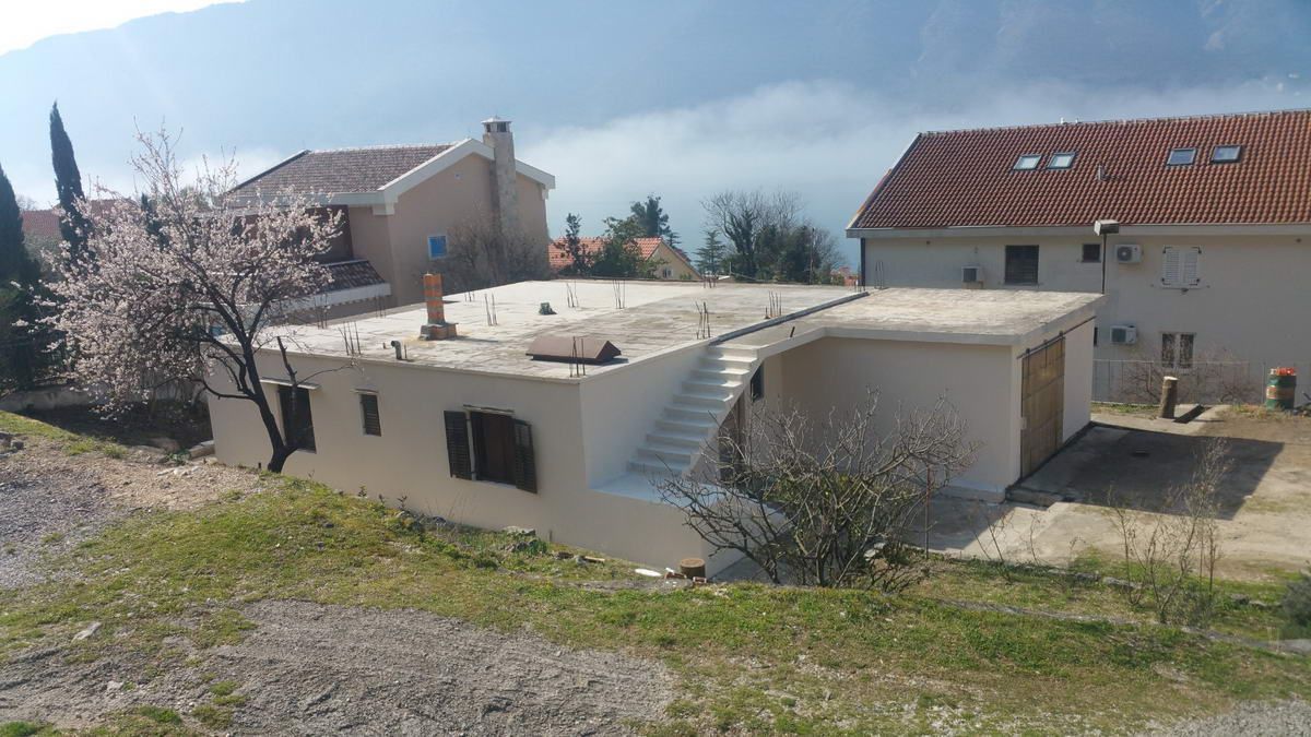 House in Dobrota, Montenegro, 100 m² - picture 1