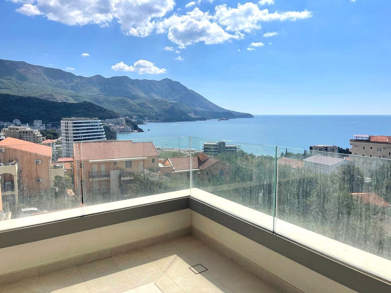 Apartment in Becici, Montenegro, 41 m² - picture 1
