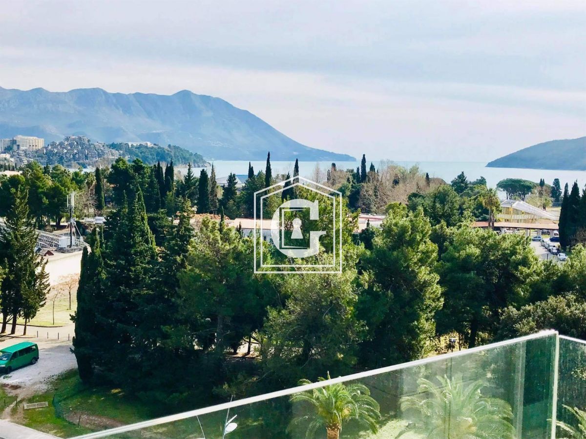 Apartamento en Budva, Montenegro, 55 m² - imagen 1