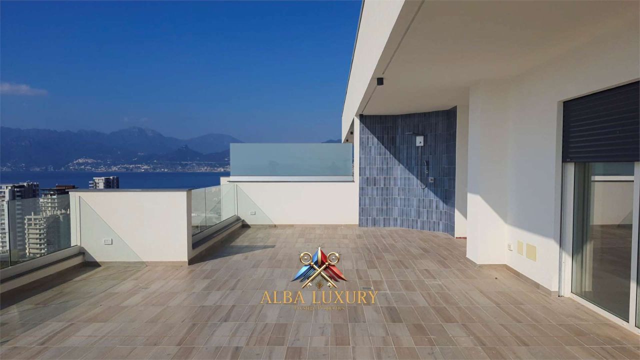 Apartment in Salerno, Italy, 120 m² - picture 3