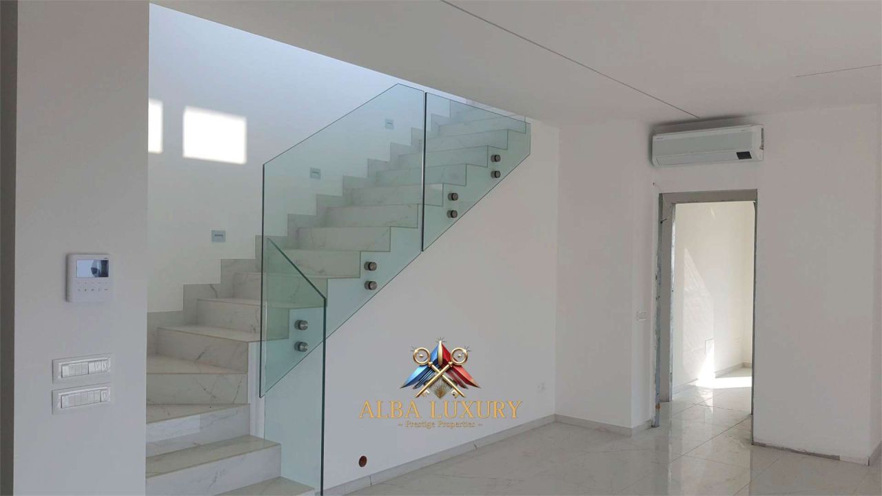 Apartment in Salerno, Italy, 120 m² - picture 8