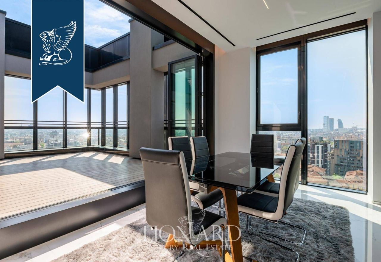 Apartamento en Milán, Italia, 300 m² - imagen 1