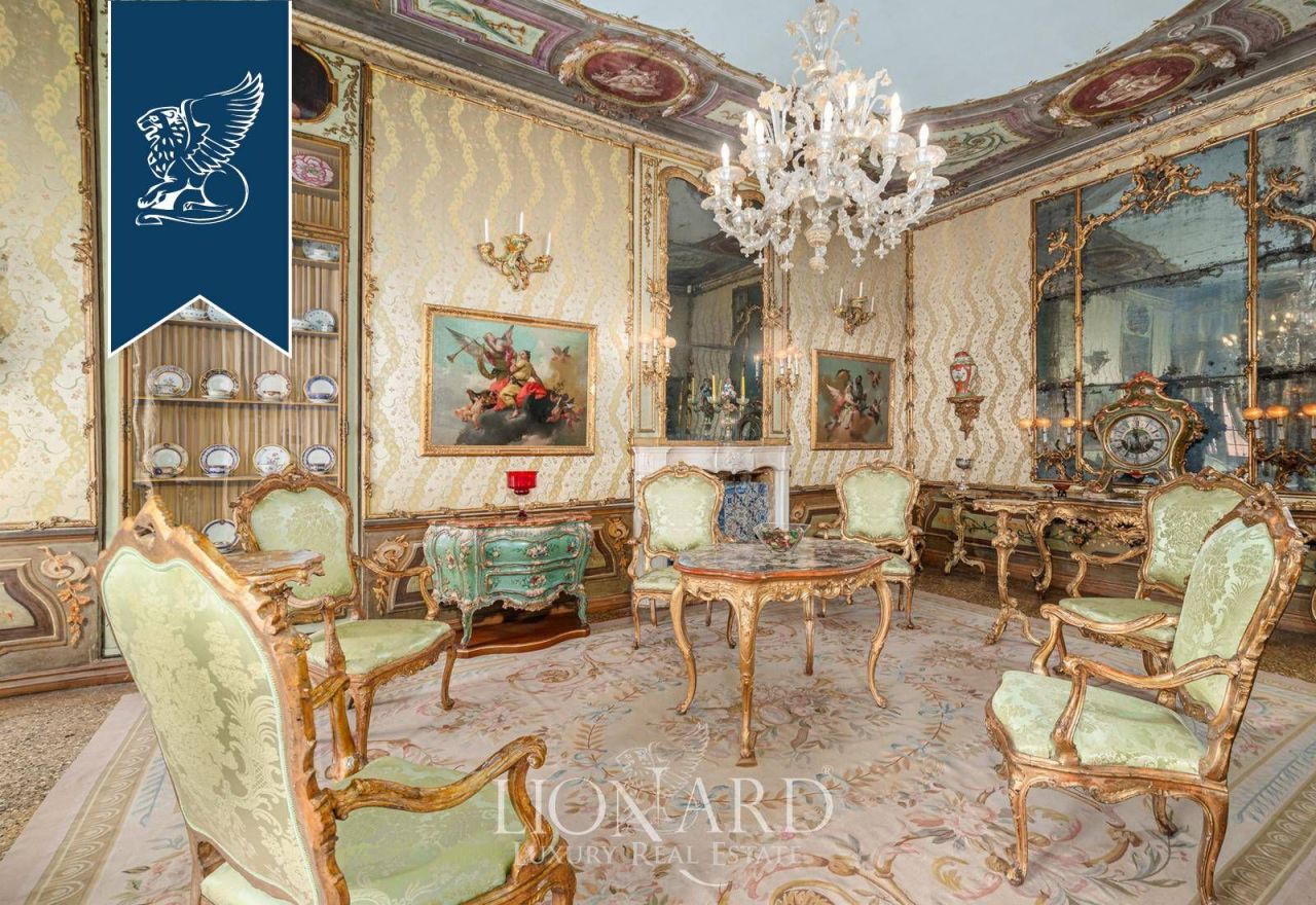 Apartment in Venice, Italy, 1 300 m² - picture 10
