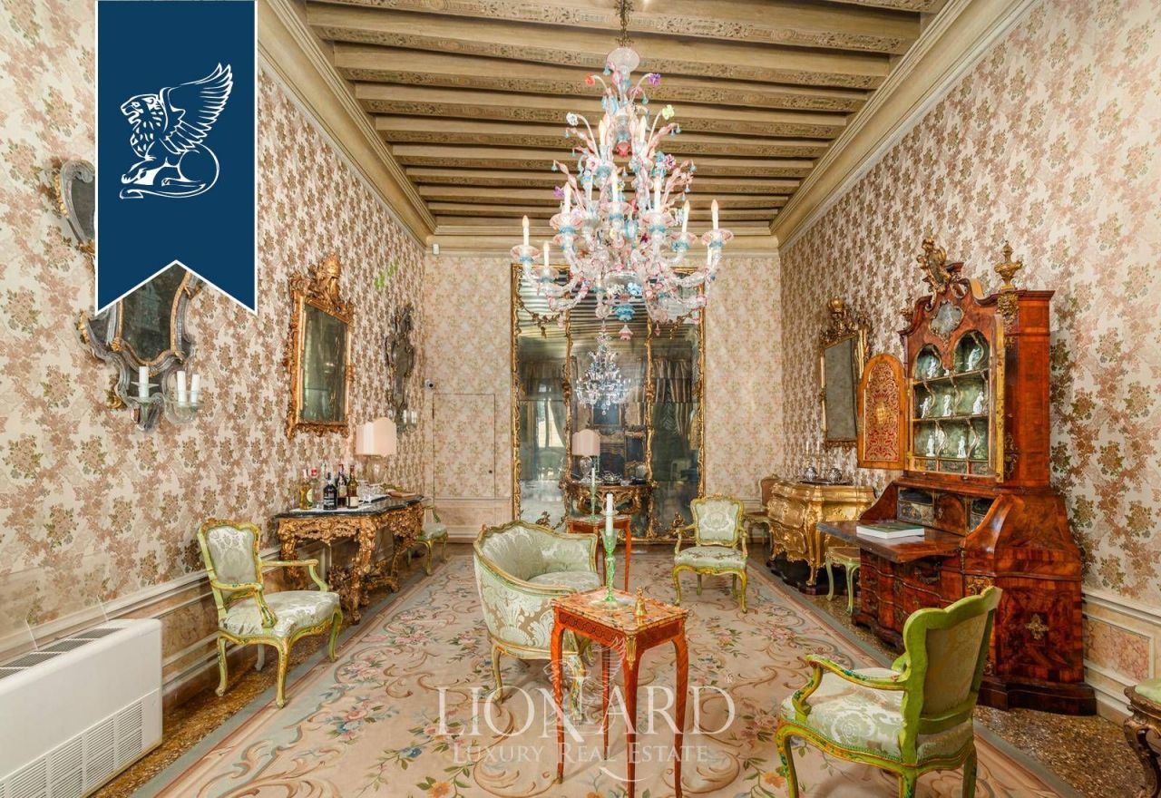 Apartment in Venice, Italy, 1 300 m² - picture 12