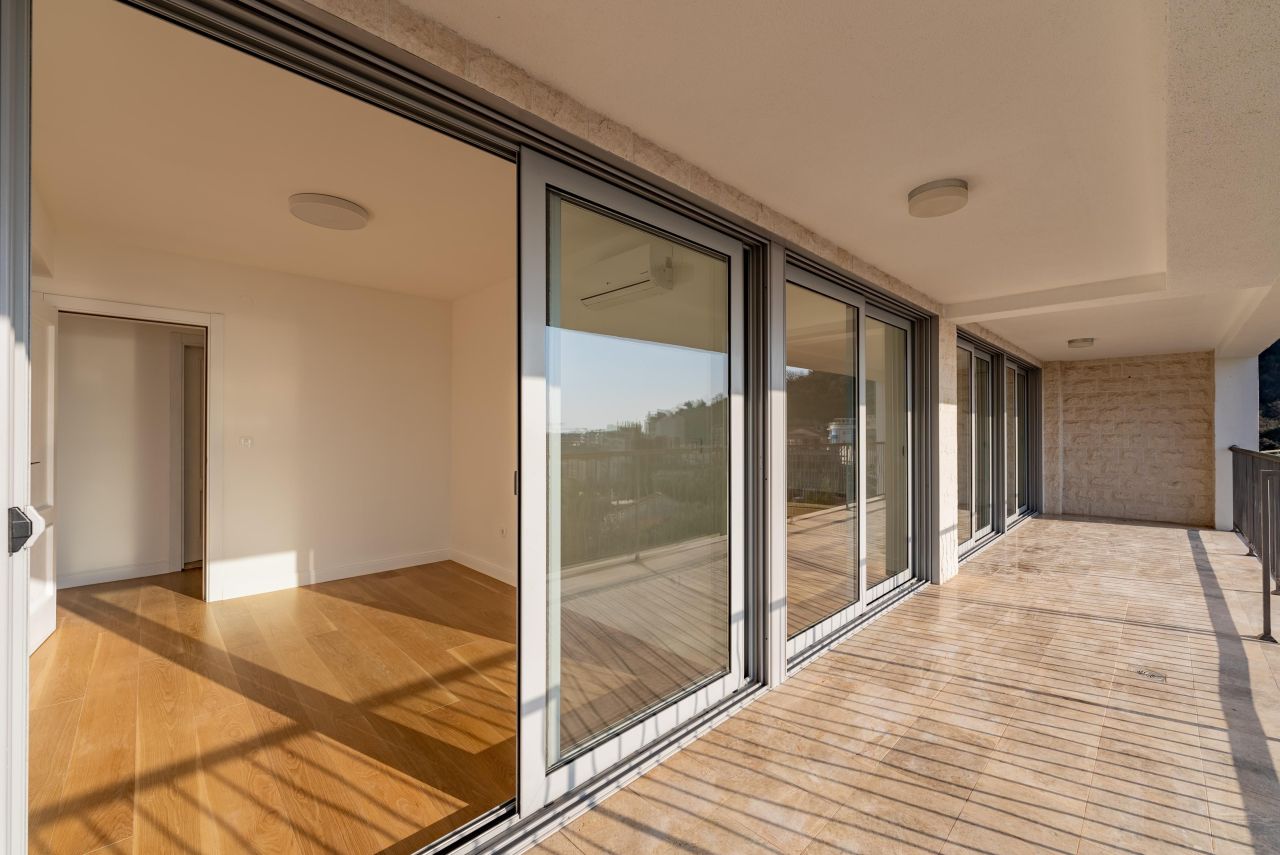 Piso en Przno, Montenegro, 160 m² - imagen 7