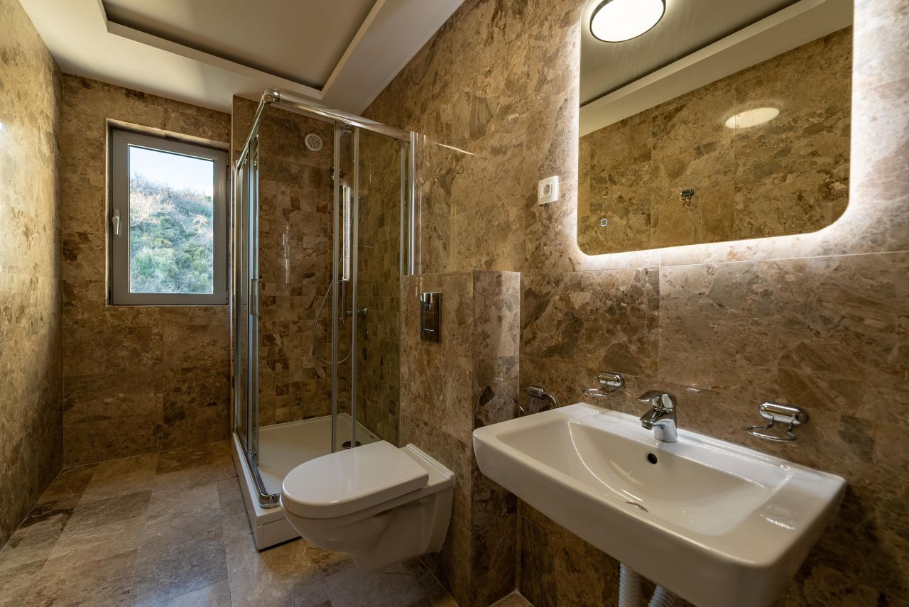 Piso en Przno, Montenegro, 160 m² - imagen 18