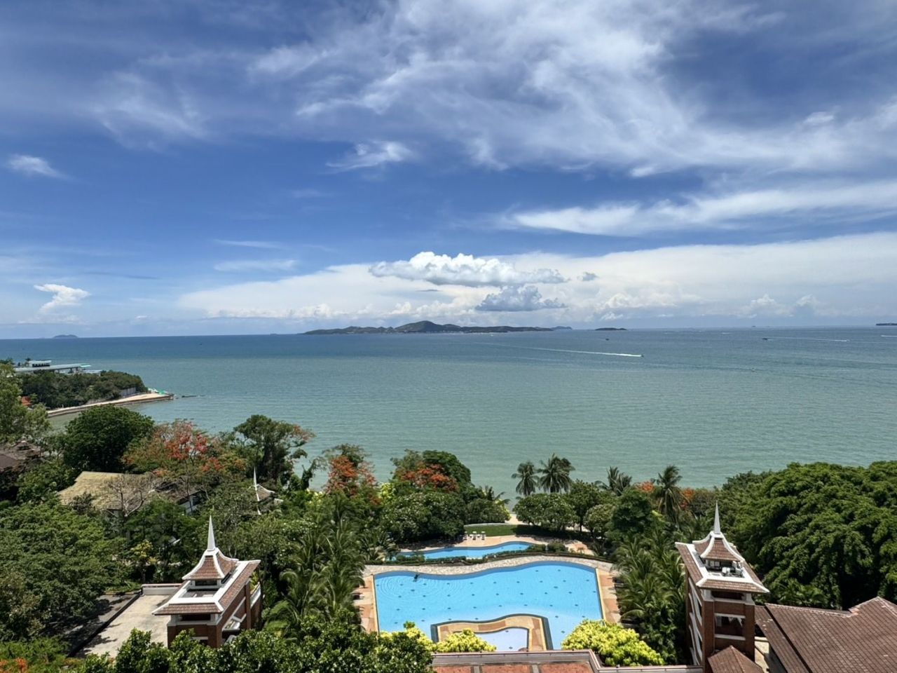 Apartment in Pattaya, Thailand, 192 m² - picture 1