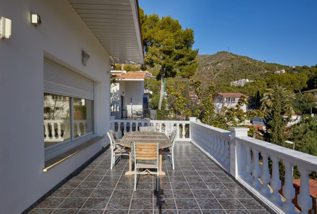 House in Castelldefels, Spain, 330 m² - picture 14