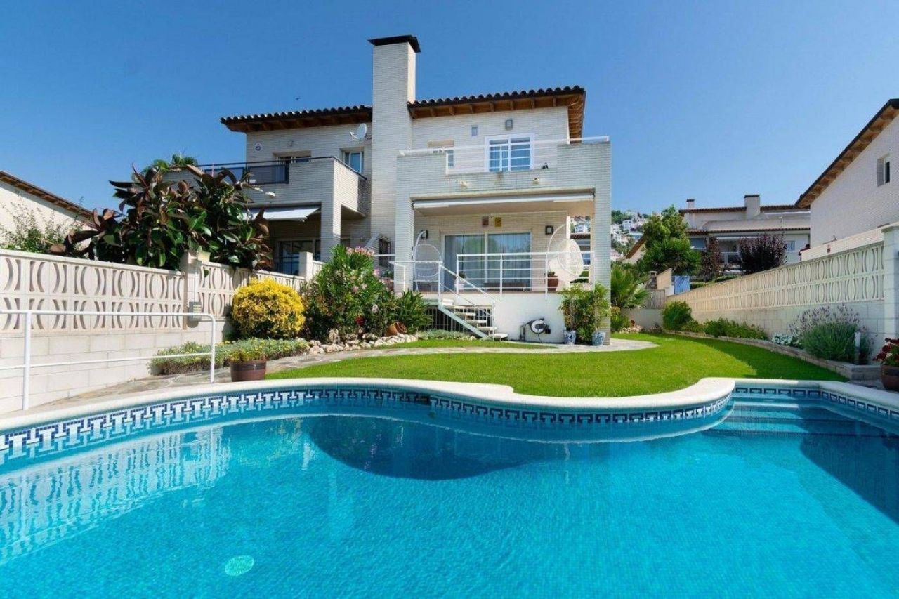 Maison à Sitges, Espagne, 289 m² - image 1