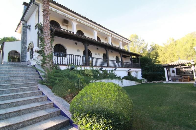Casa en Castelldefels, España, 500 m² - imagen 1