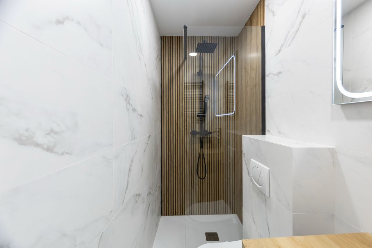 Apartment in Barcelona, Spain, 74 m² - picture 12