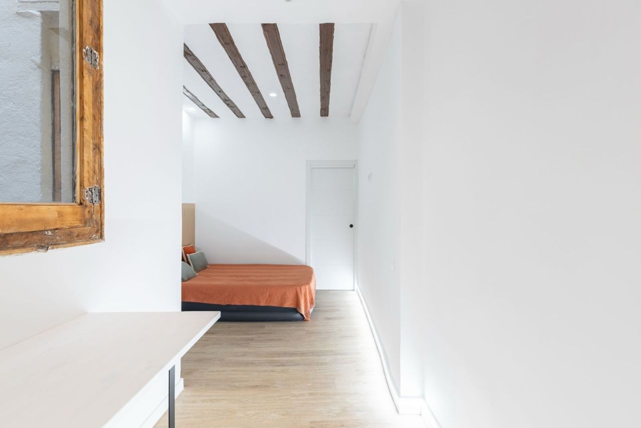 Apartment in Barcelona, Spain, 74 m² - picture 14