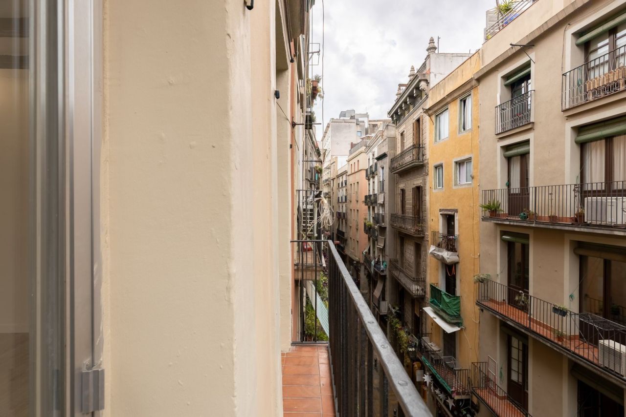 Apartment in Barcelona, Spain, 74 m² - picture 6