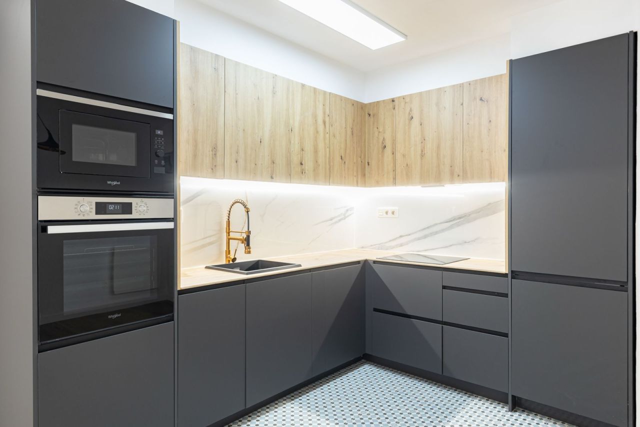 Apartment in Barcelona, Spain, 74 m² - picture 4