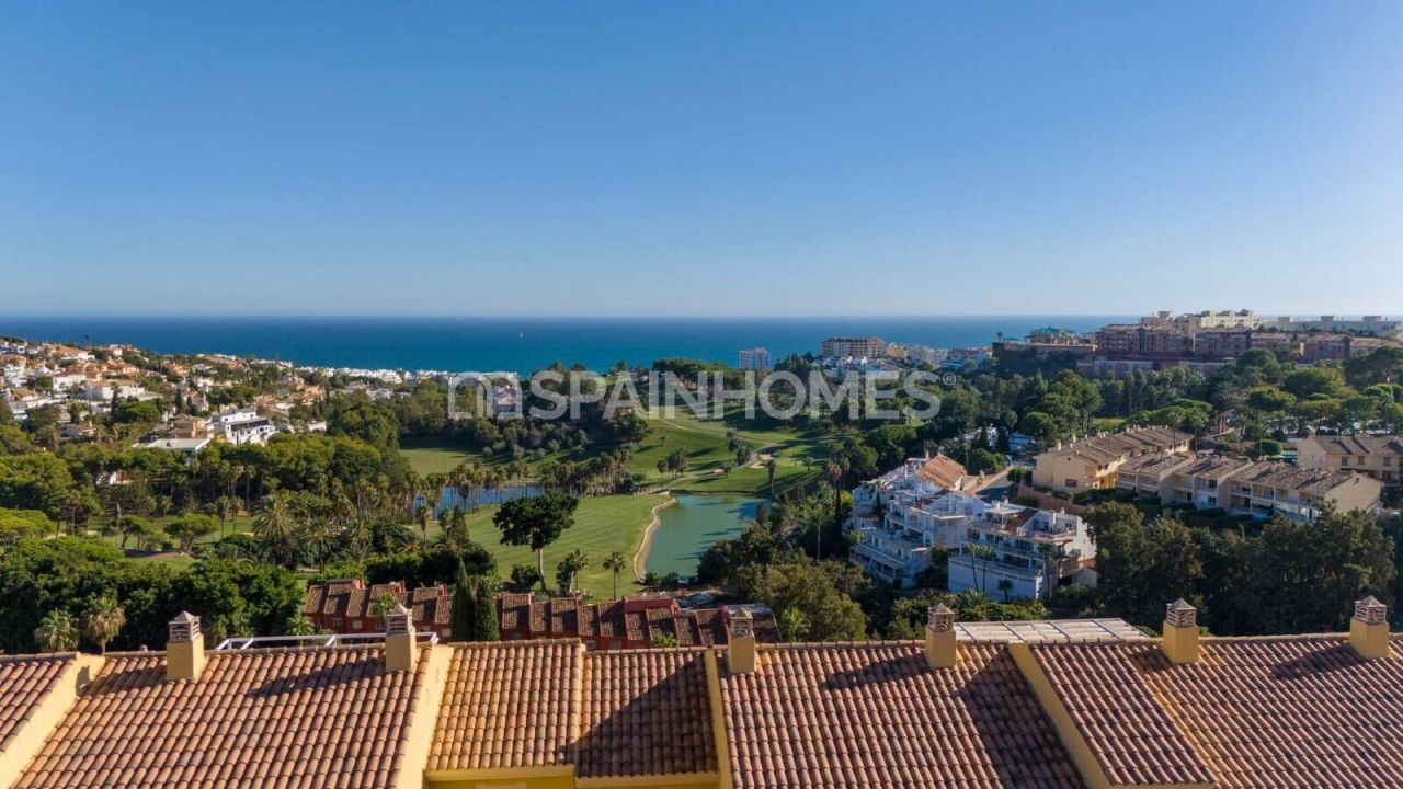 Apartment in Benalmadena, Spain, 65 m² - picture 1