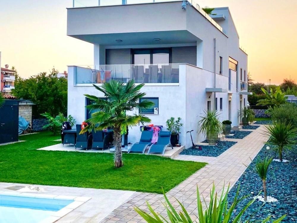 Villa en Novigrad, Croacia, 237 m² - imagen 1