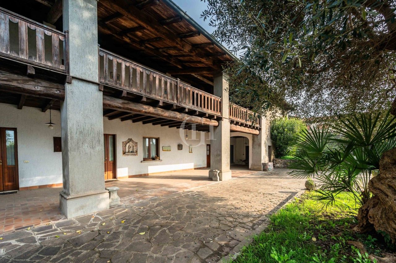 Finca por Lago Iseo, Italia, 400 m² - imagen 1
