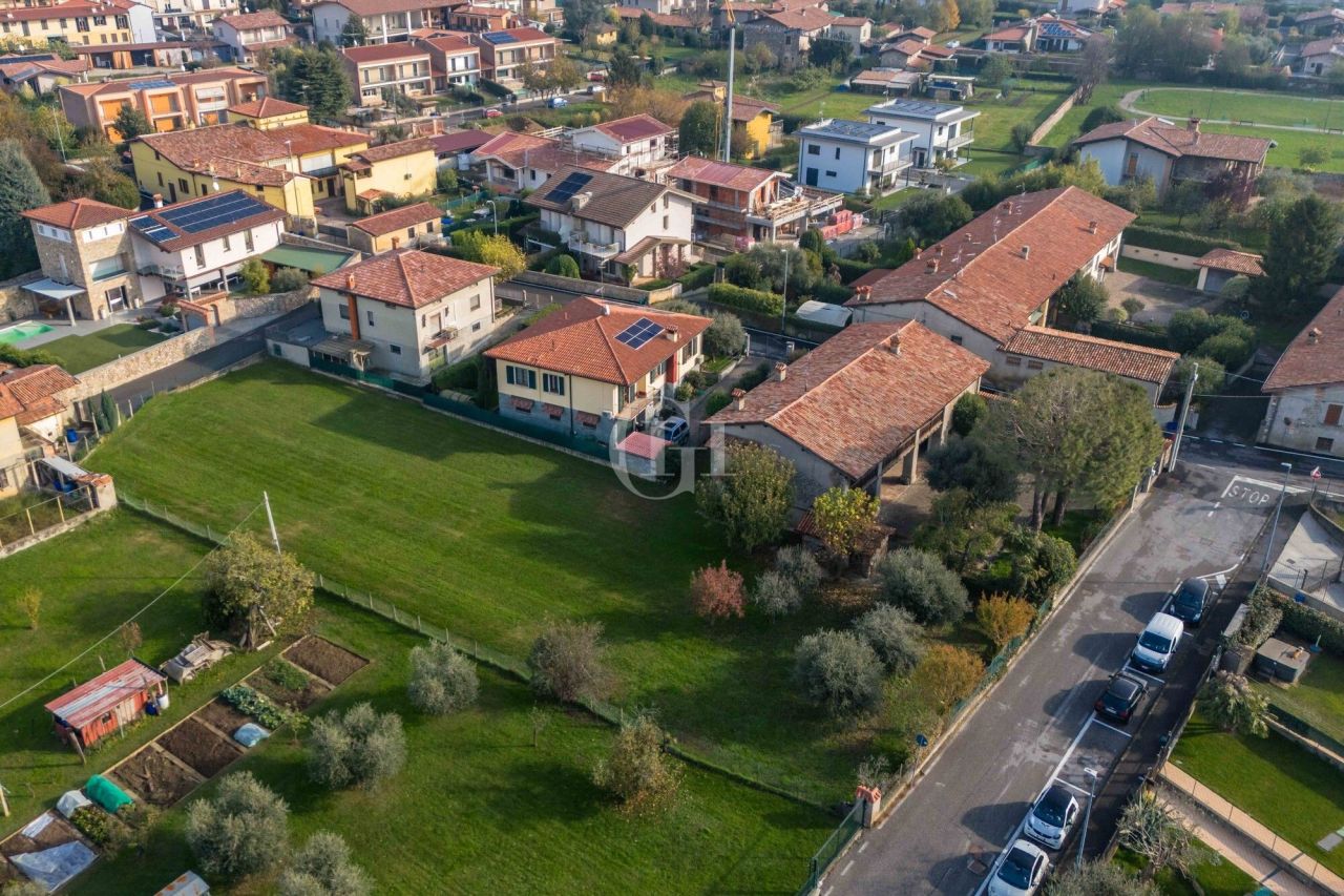 Manor by Lake Iseo, Italy, 400 m² - picture 9