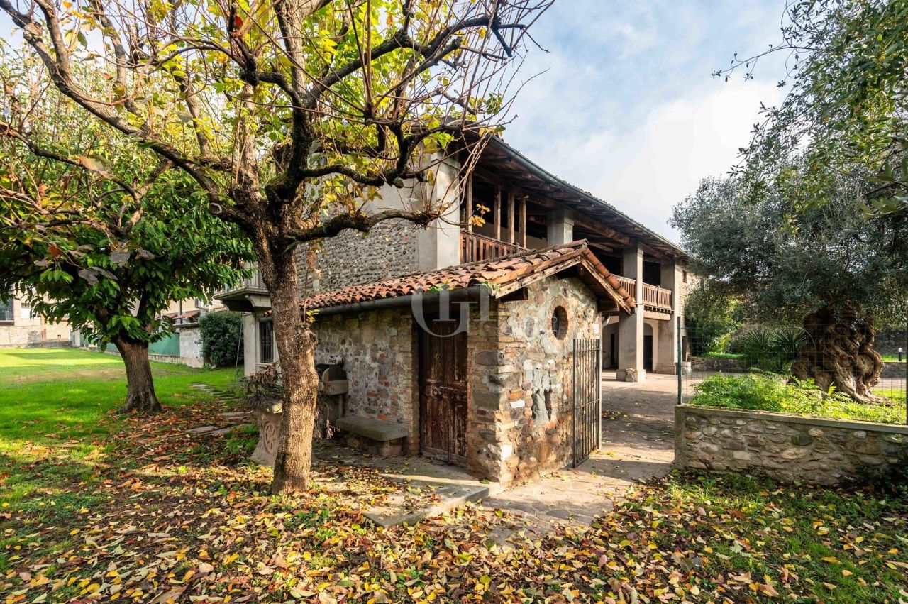 Manor by Lake Iseo, Italy, 400 m² - picture 6