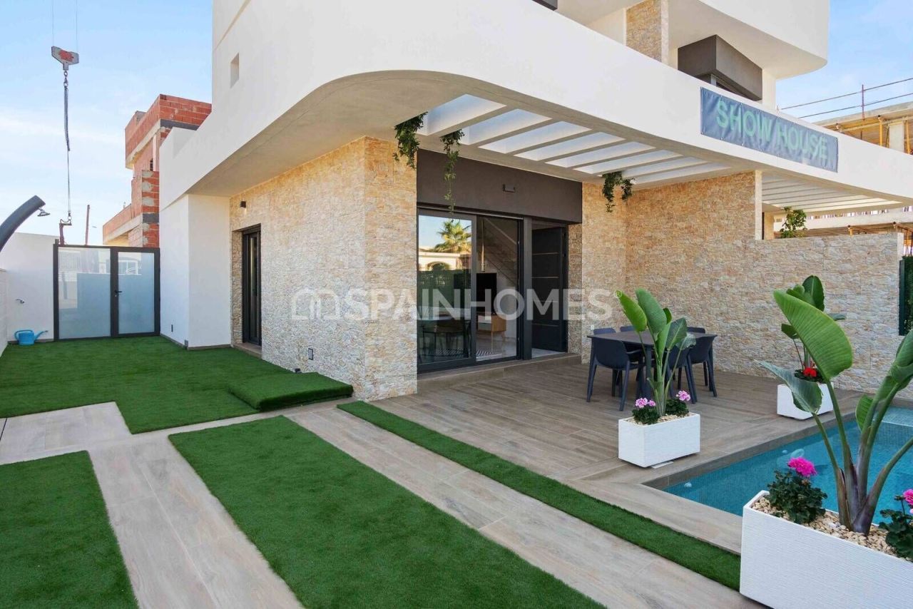 Villa in Los Montesinos, Spanien, 140 m² - Foto 1
