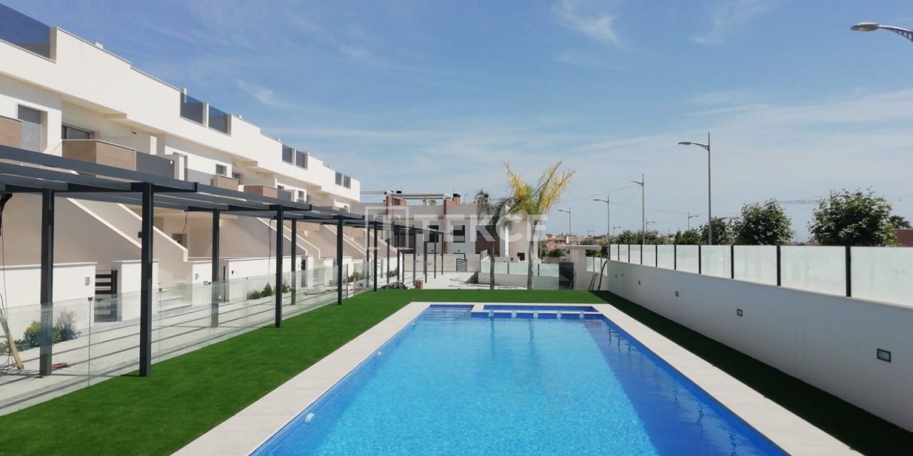 Apartment in Pilar de la Horadada, Spain, 114 m² - picture 1