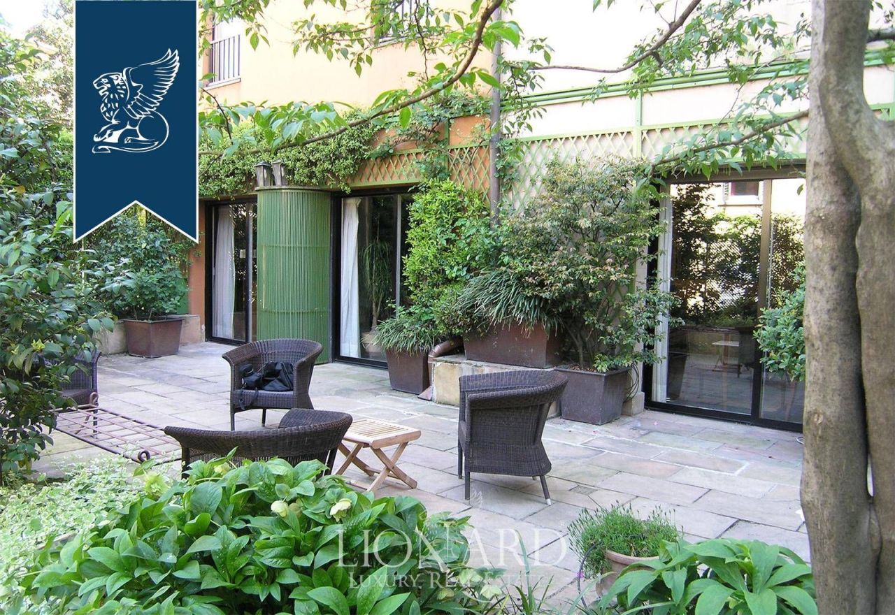 Apartment in Milan, Italy, 470 m² - picture 1