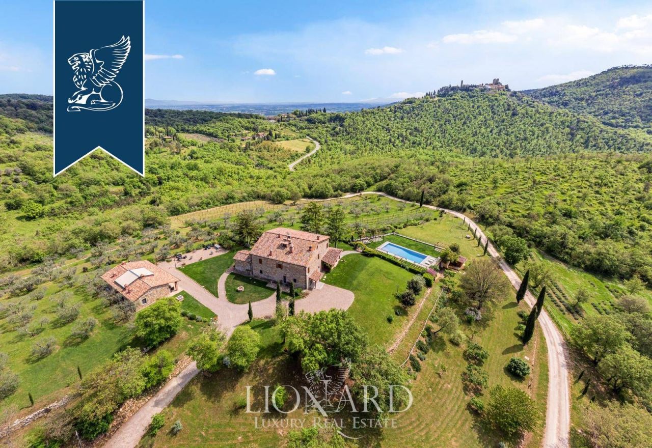 Farm in Arezzo, Italy, 800 m² - picture 3