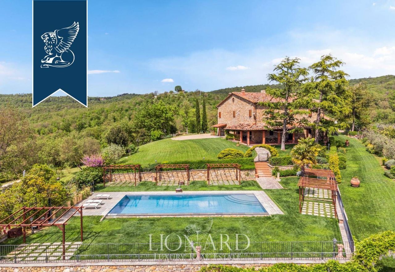 Farm in Arezzo, Italy, 800 m² - picture 4