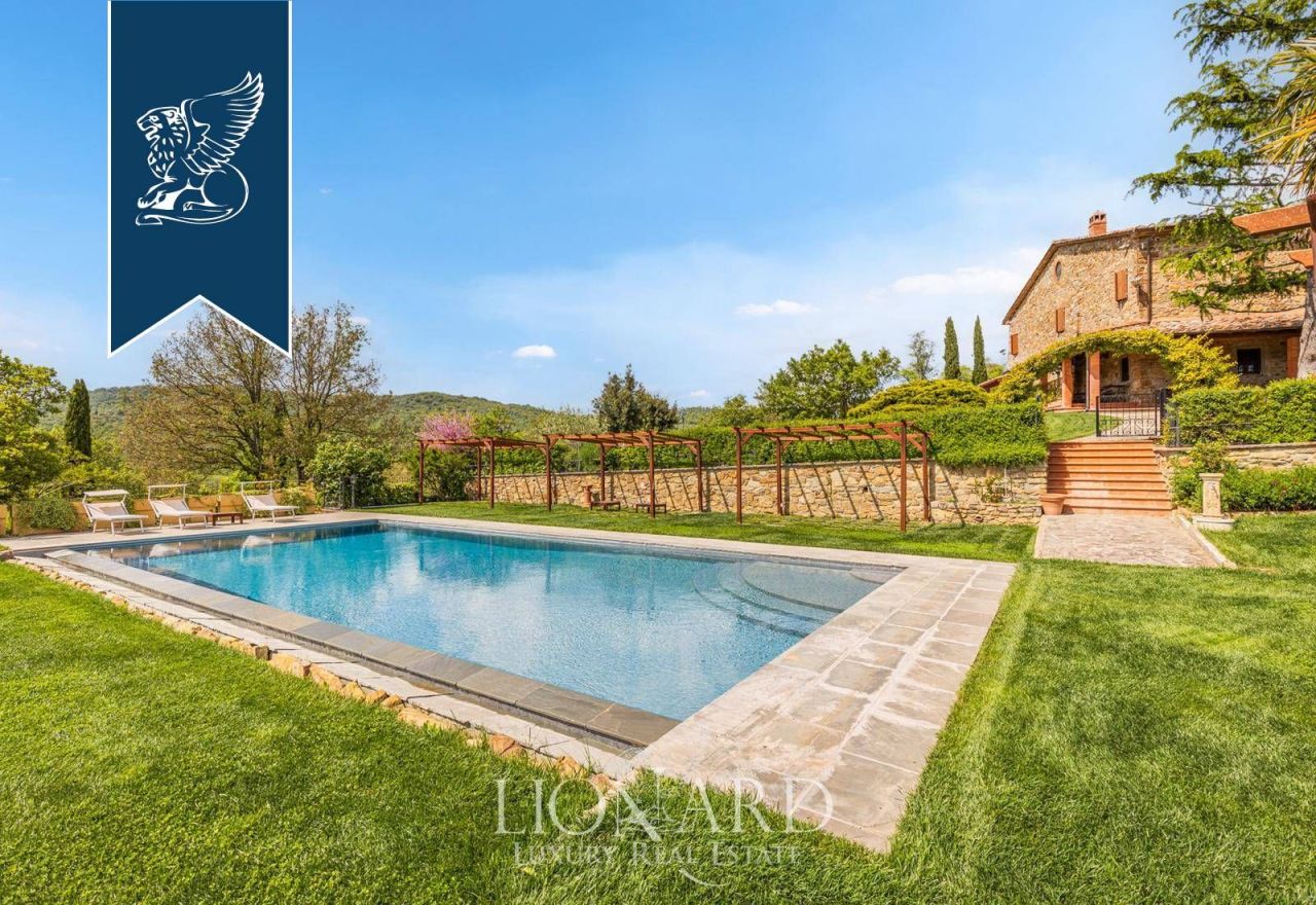 Farm in Arezzo, Italy, 800 m² - picture 7